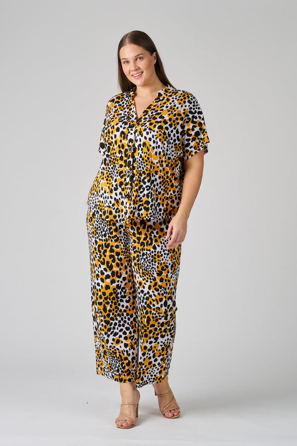 RTM3134-Soft Knit Animal Top With Buttons